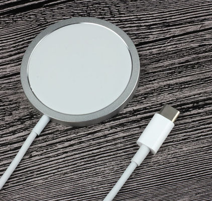 iPhoneのための1Mケーブル15WのタイプCの港のチー無線Magsafeの充電器