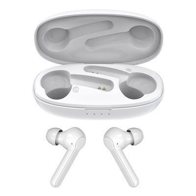 充満箱TWS Earbudsが付いている耳のイヤホーンのIPX5 BT5.0の無線電信